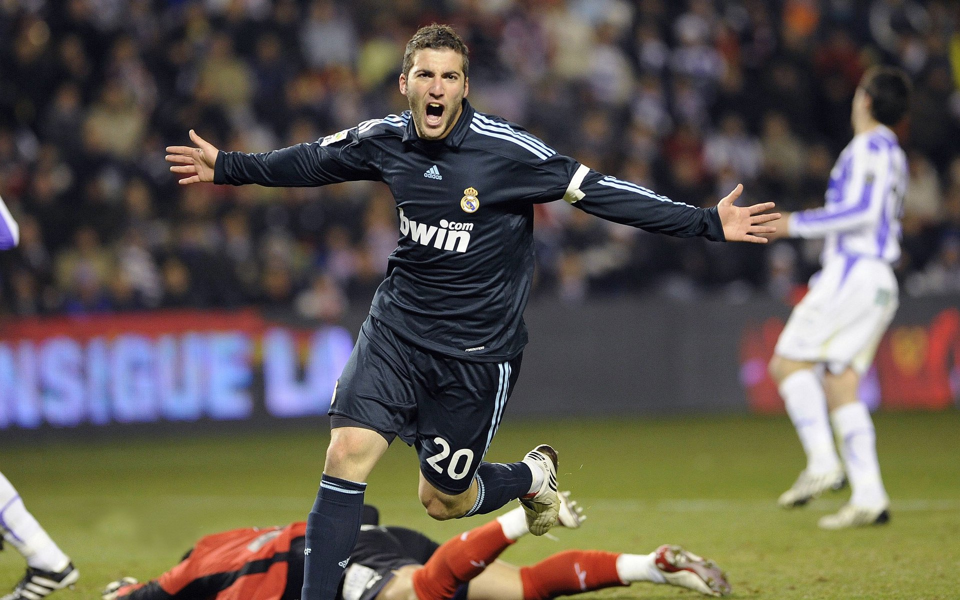 《青年力量：95后选手成为电竞新宠》，青年 力量